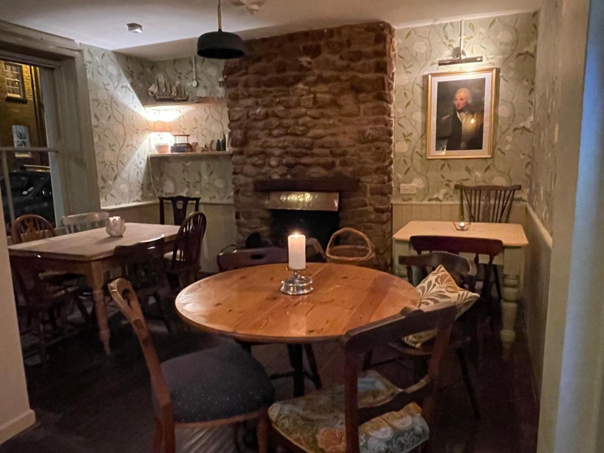 Lord Nelson Hotel Bridport Buitenkant foto